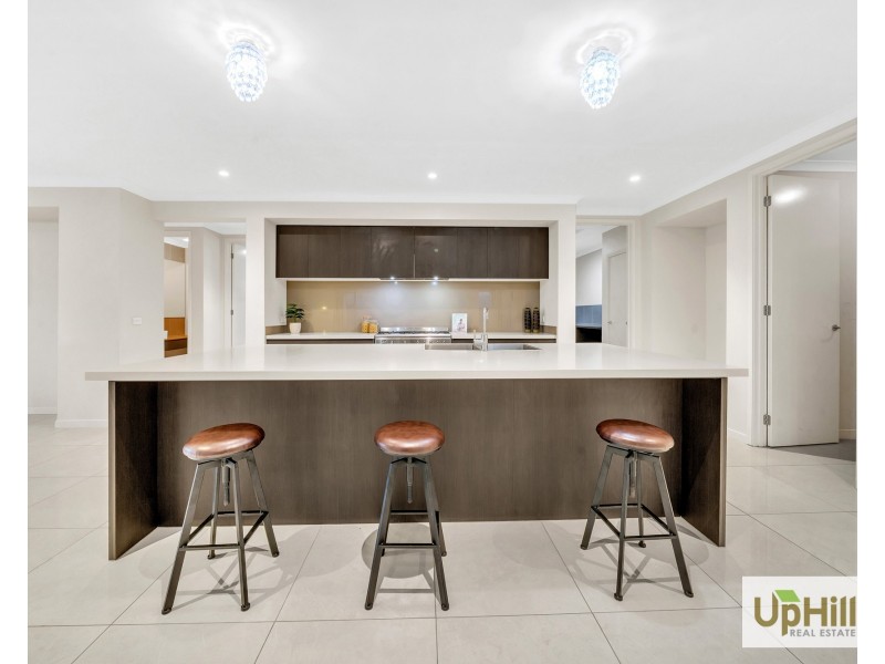 34 Ramlegh Boulevard, Clyde North VIC 3978