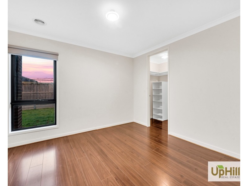 34 Ramlegh Boulevard, Clyde North VIC 3978