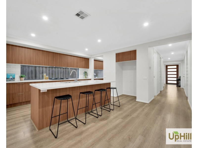 56 Australorp Drive, Clyde North VIC 3978
