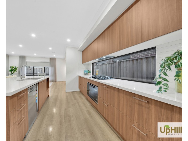 56 Australorp Drive, Clyde North VIC 3978