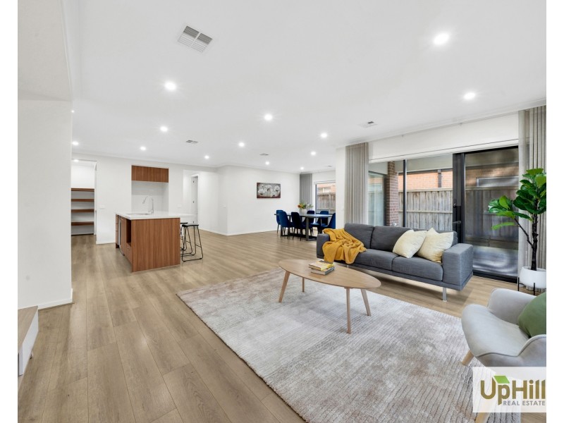 56 Australorp Drive, Clyde North VIC 3978