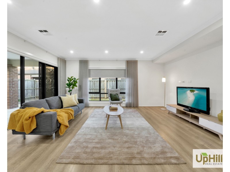 56 Australorp Drive, Clyde North VIC 3978