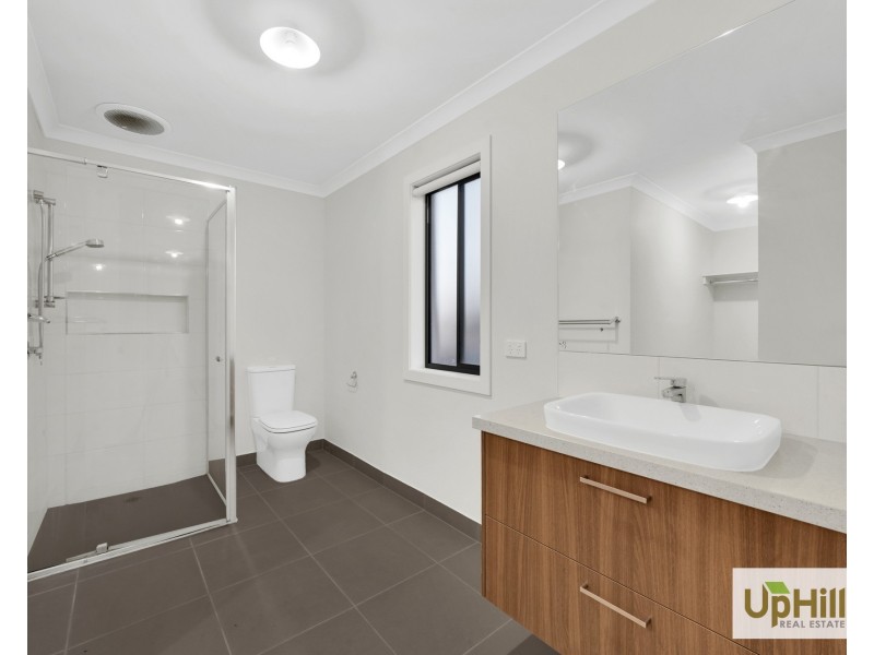 56 Australorp Drive, Clyde North VIC 3978