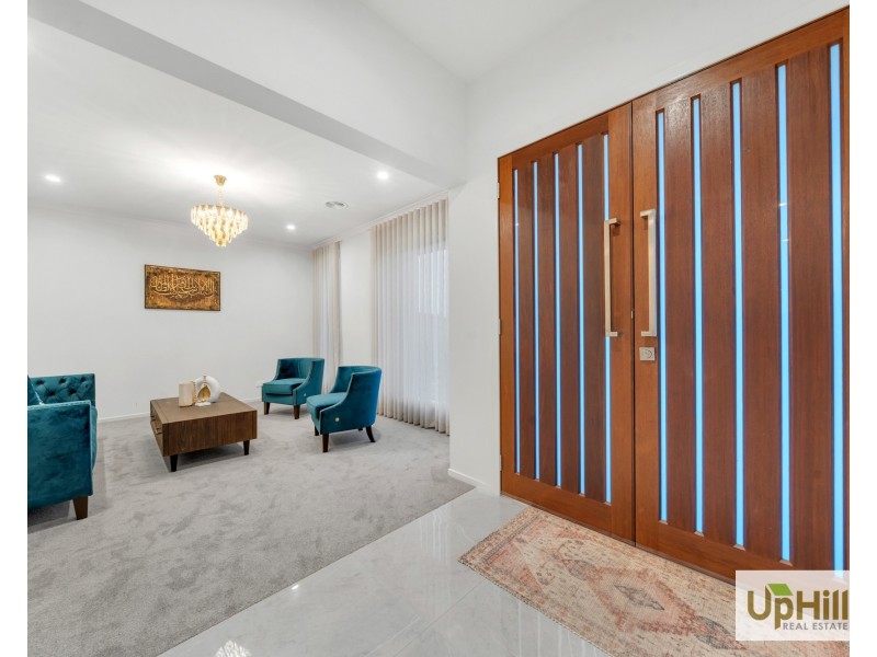 4 Niloma Street, Clyde North VIC 3978