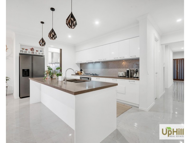 4 Niloma Street, Clyde North VIC 3978