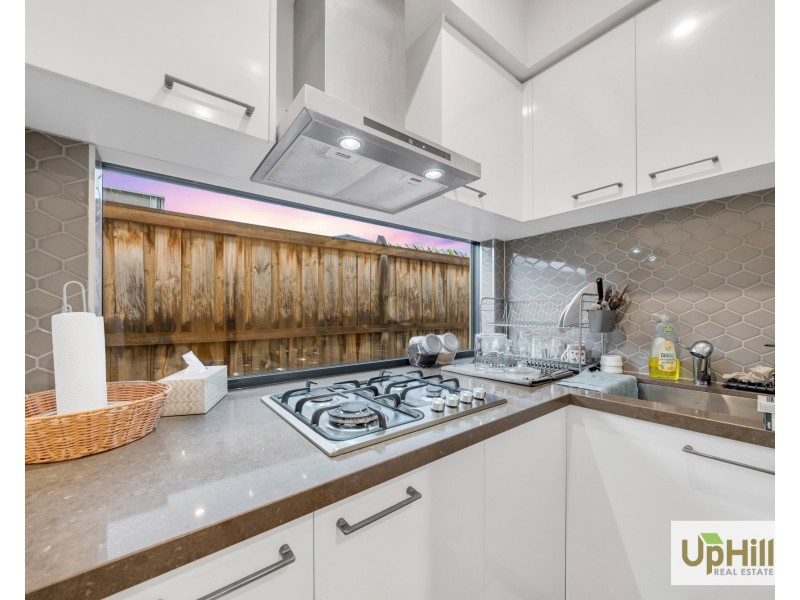 4 Niloma Street, Clyde North VIC 3978