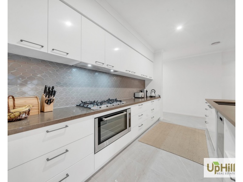 4 Niloma Street, Clyde North VIC 3978