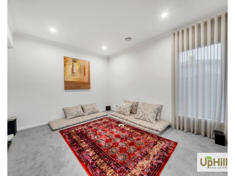 4 Niloma Street, Clyde North VIC 3978