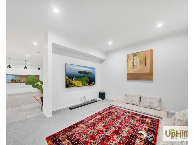 4 Niloma Street, Clyde North VIC 3978