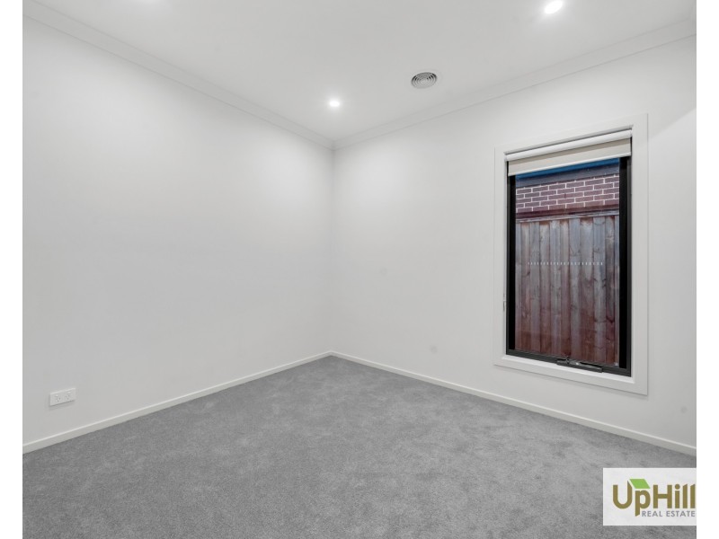4 Niloma Street, Clyde North VIC 3978
