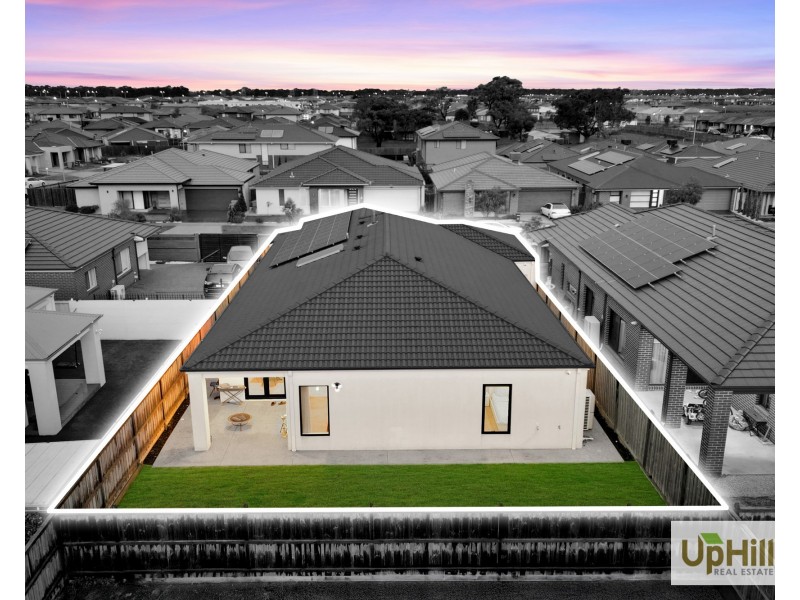 4 Niloma Street, Clyde North VIC 3978