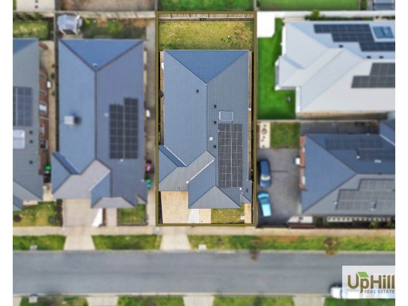 4 Niloma Street, Clyde North VIC 3978