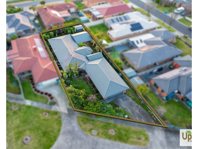 3 Staunton Walk, Cranbourne East VIC 3977