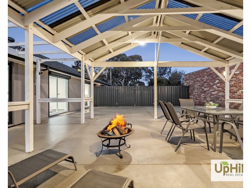 19 Yaltara Close, Cranbourne West VIC 3977