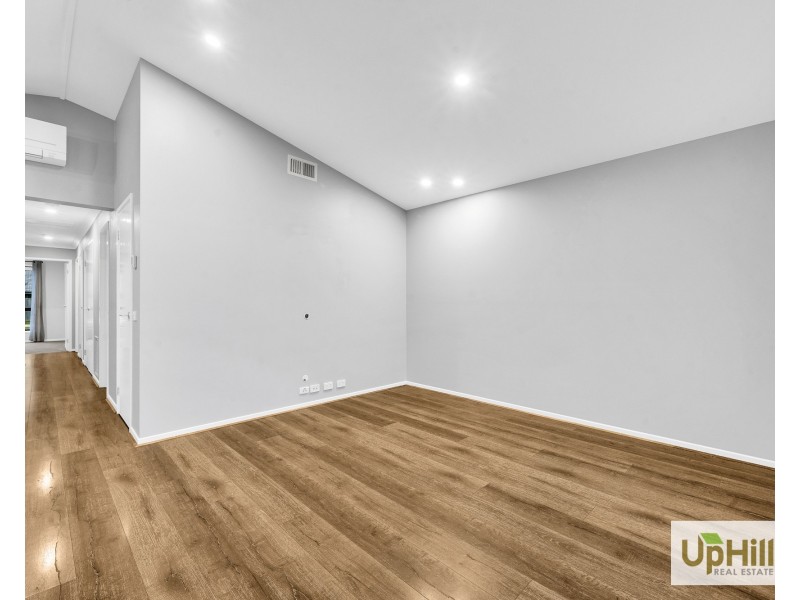 13A Thoroughbred Drive, Clyde North VIC 3978