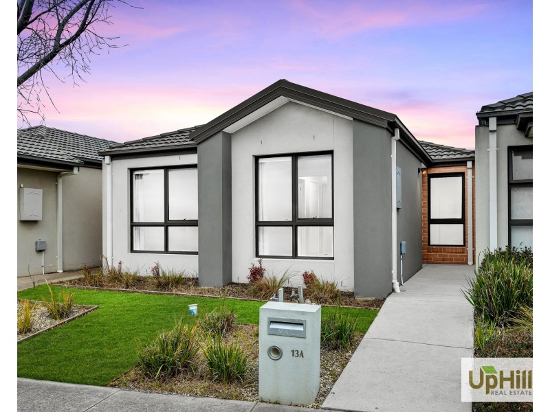 13A Thoroughbred Drive, Clyde North VIC 3978