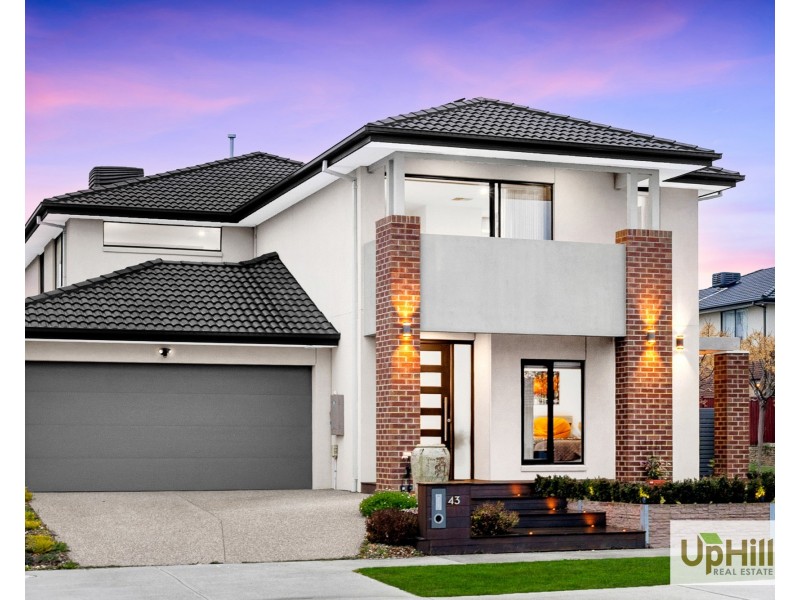 43 Newgrange Boulevard, Clyde North VIC 3978