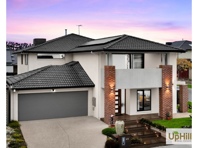 43 Newgrange Boulevard, Clyde North VIC 3978