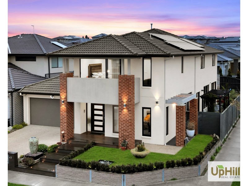 43 Newgrange Boulevard, Clyde North VIC 3978