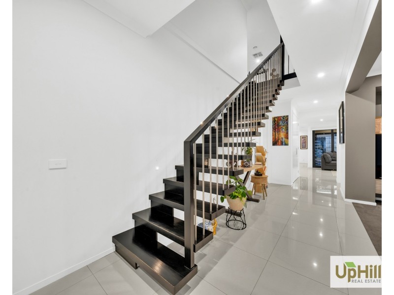 43 Newgrange Boulevard, Clyde North VIC 3978