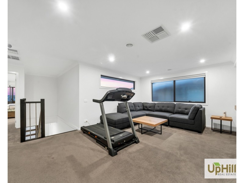 43 Newgrange Boulevard, Clyde North VIC 3978