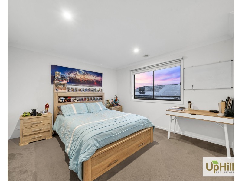 43 Newgrange Boulevard, Clyde North VIC 3978