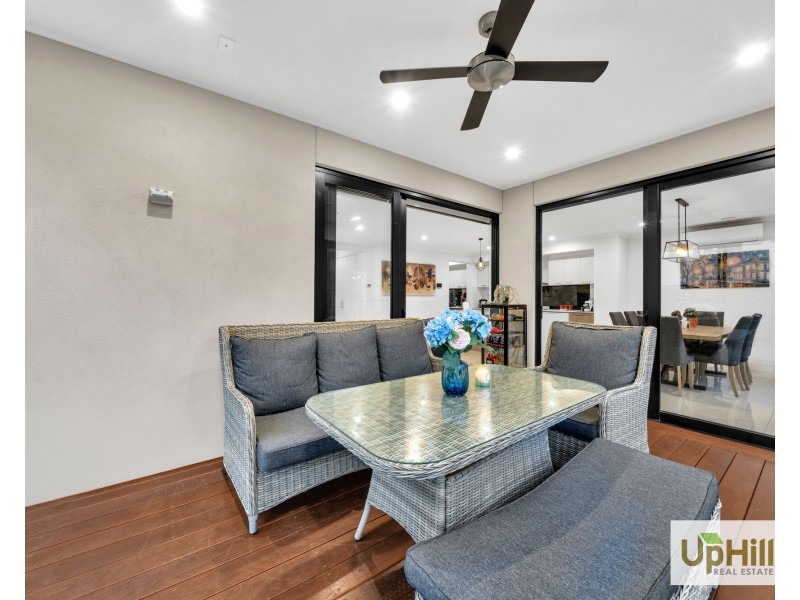 43 Newgrange Boulevard, Clyde North VIC 3978