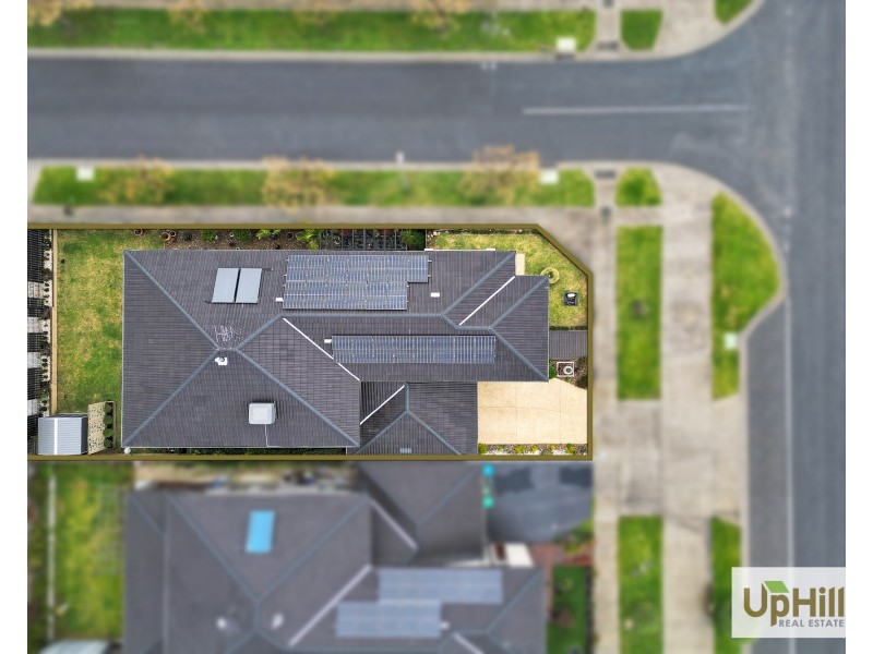 43 Newgrange Boulevard, Clyde North VIC 3978