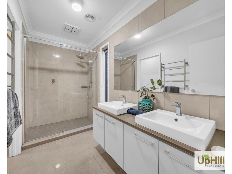 51 Moxham Drive, Clyde North VIC 3978