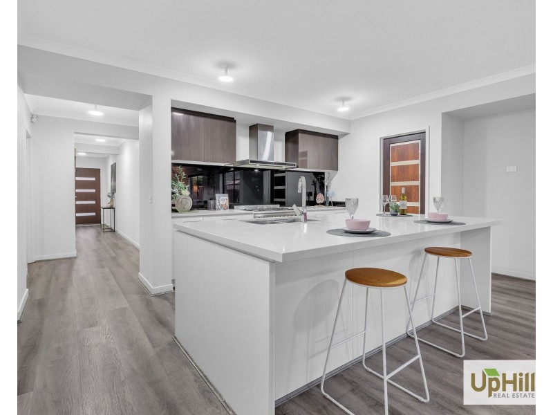 51 Moxham Drive, Clyde North VIC 3978