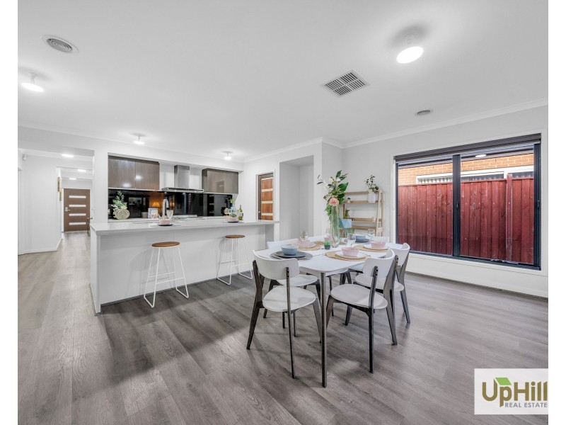 51 Moxham Drive, Clyde North VIC 3978