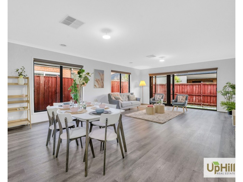 51 Moxham Drive, Clyde North VIC 3978