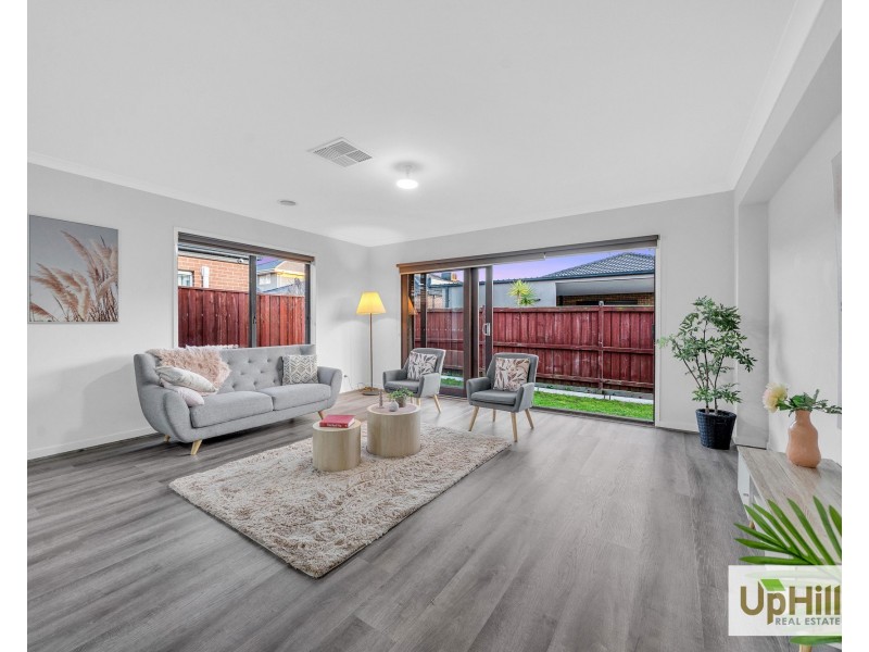 51 Moxham Drive, Clyde North VIC 3978