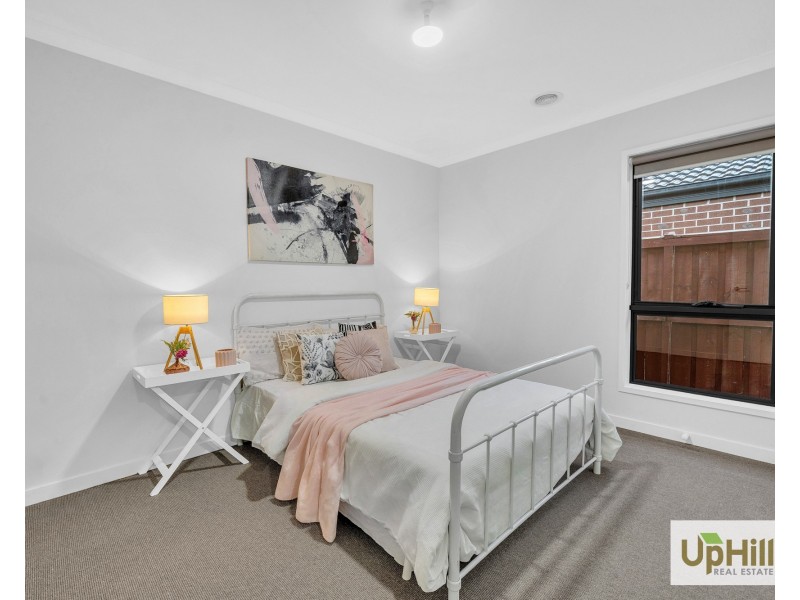 51 Moxham Drive, Clyde North VIC 3978