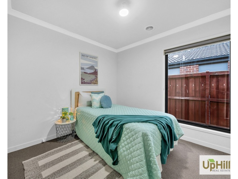 51 Moxham Drive, Clyde North VIC 3978