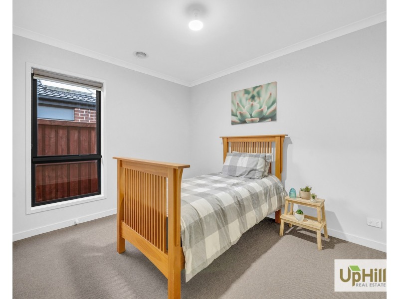 51 Moxham Drive, Clyde North VIC 3978