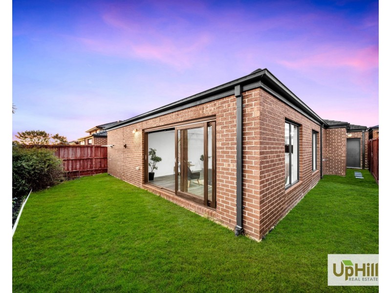 51 Moxham Drive, Clyde North VIC 3978