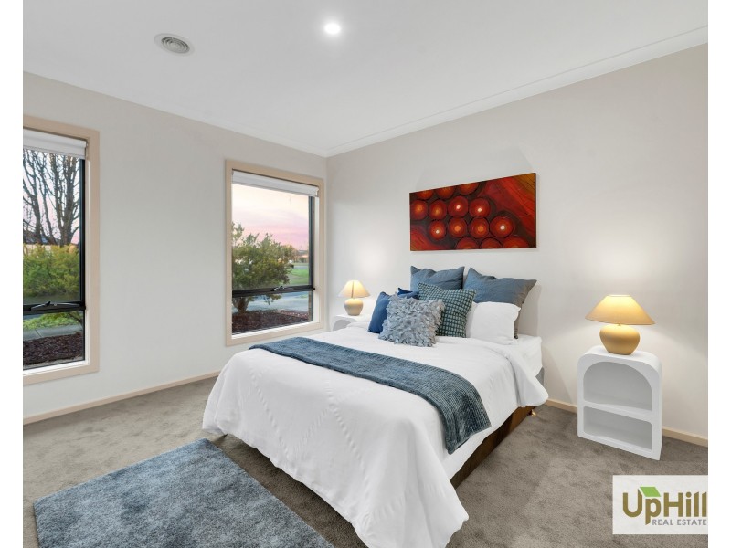 21 Elwick Drive, Clyde North VIC 3978