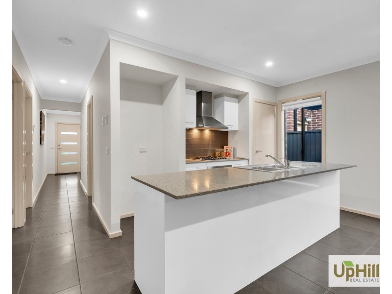 21 Elwick Drive, Clyde North VIC 3978