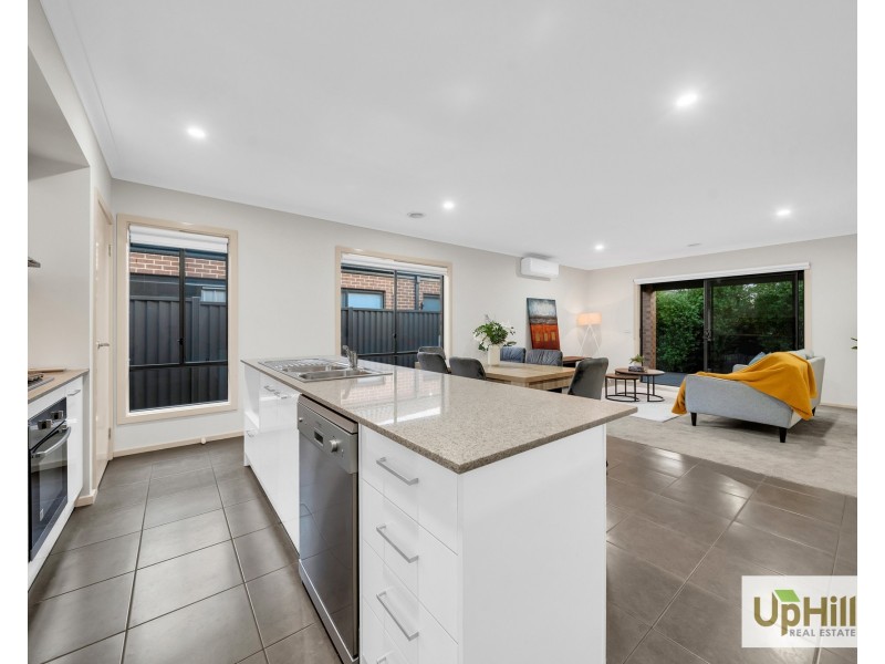 21 Elwick Drive, Clyde North VIC 3978