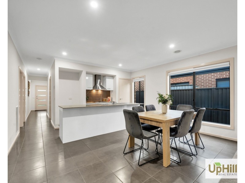 21 Elwick Drive, Clyde North VIC 3978