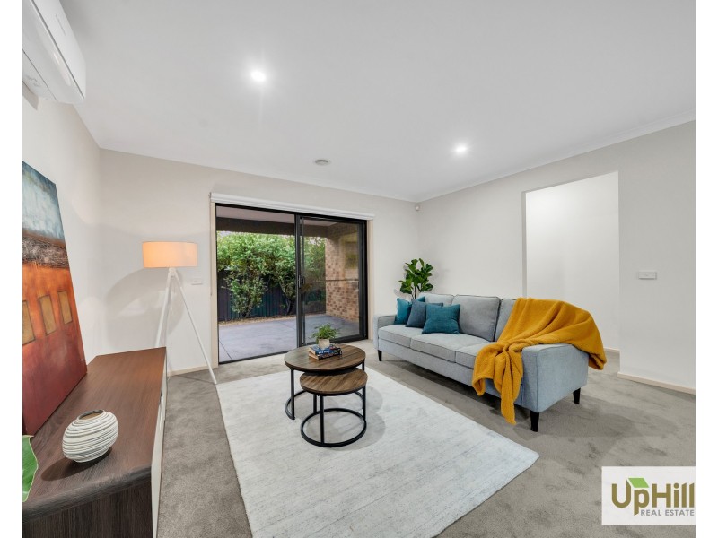 21 Elwick Drive, Clyde North VIC 3978