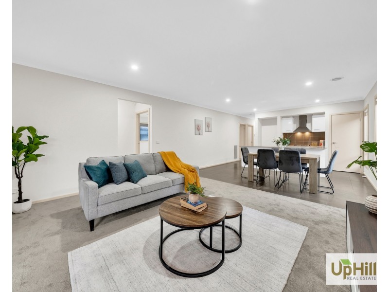 21 Elwick Drive, Clyde North VIC 3978