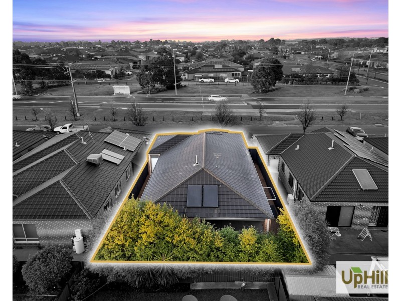 21 Elwick Drive, Clyde North VIC 3978