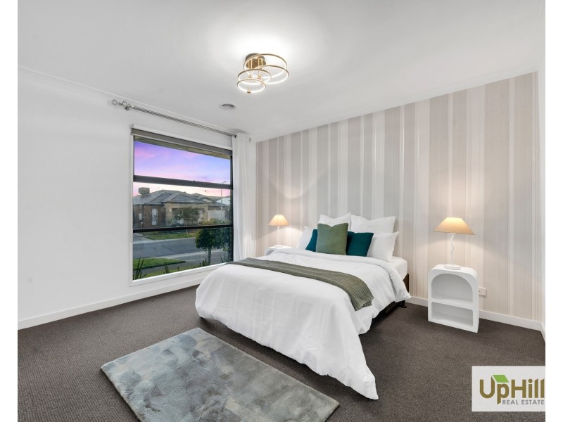 34 Compton Way, Clyde North VIC 3978