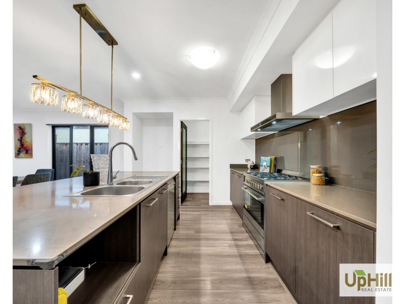 34 Compton Way, Clyde North VIC 3978
