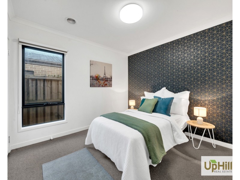 34 Compton Way, Clyde North VIC 3978