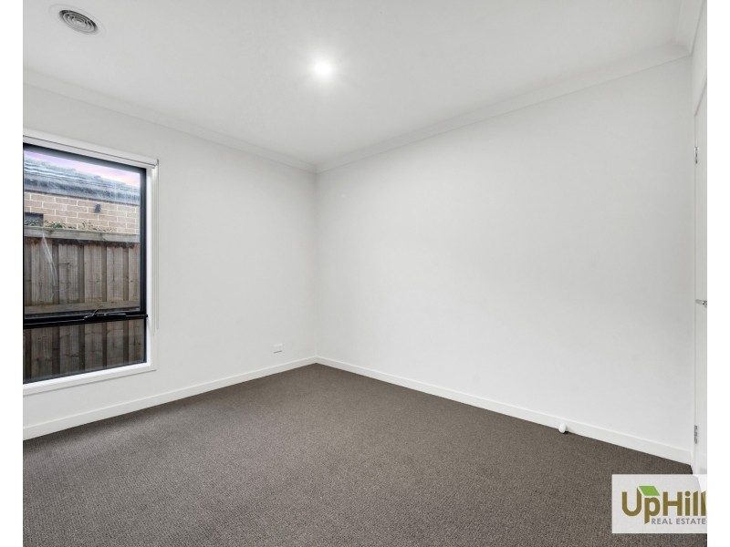 34 Compton Way, Clyde North VIC 3978