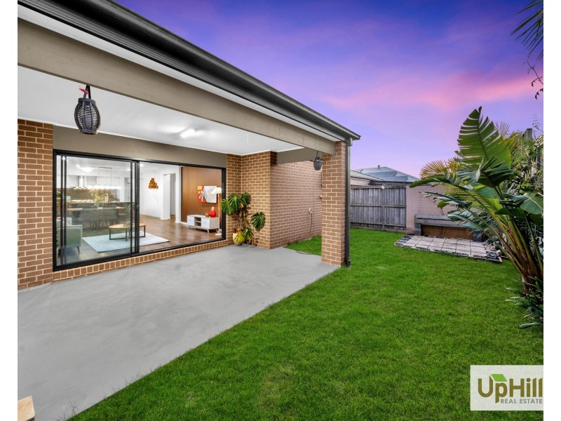 34 Compton Way, Clyde North VIC 3978