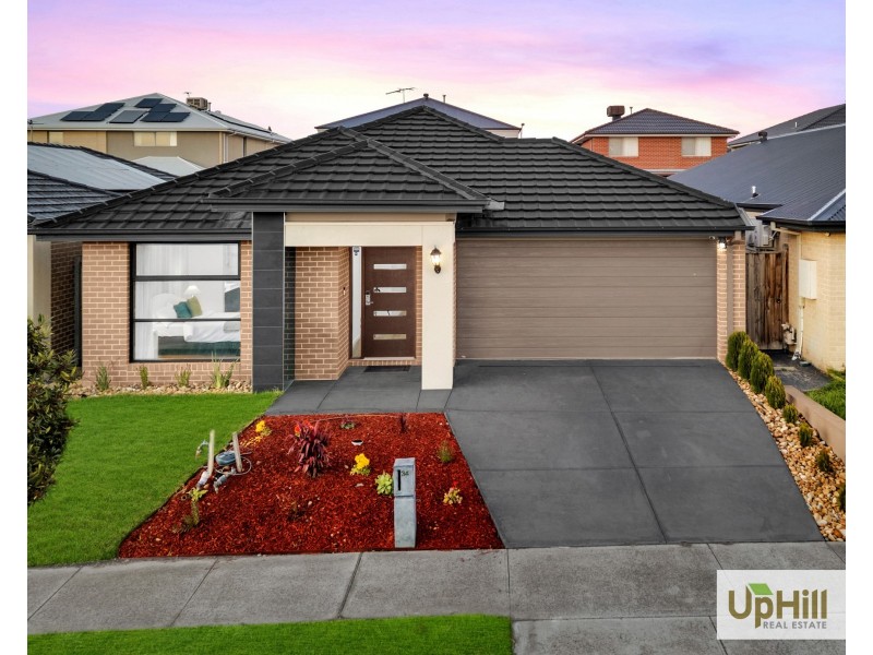 34 Compton Way, Clyde North VIC 3978